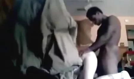 한 섹스 실시 젊은 배우들은 촬영