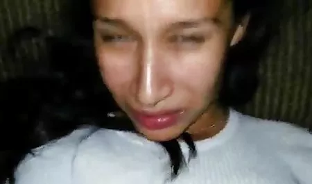 짧은 머리 갈색의 깊은 성 Realni 항문