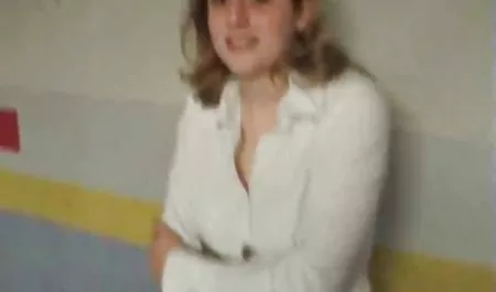긴 실제 집에서 만든 온라인 포르노 다리와 큰 가슴!!!!!!!