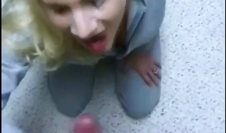 두 진짜 우크라이나어 포르노 VK 번째는 반합니다.
