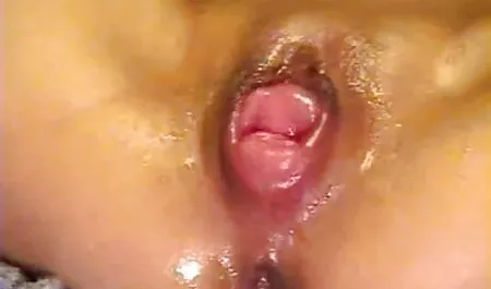 네에서 사정 볼륨을 실제 포르노에 카메라 가진 유리제의 포도주 토요일