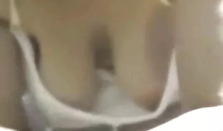 암컷 병아리,파리 포르노 영상 우크라이나 실시